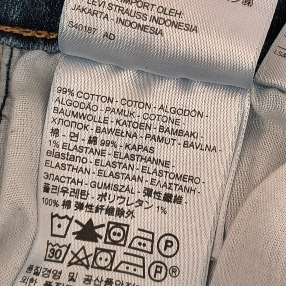 Levi's 505 Straight-Leg Jeans Size 27